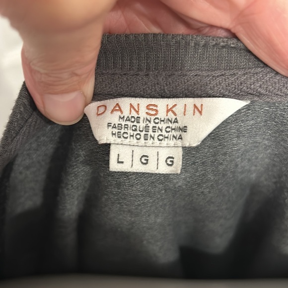 Danskin crew neck sweatsh - camo! - Picture 5 of 5